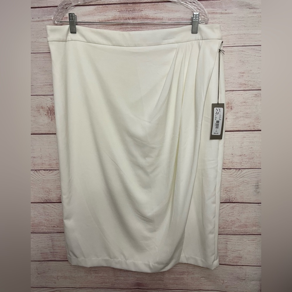 NWT Eva Mendes by New York & Company Women Ivory Wrapped Skirt Lined  18 Tall